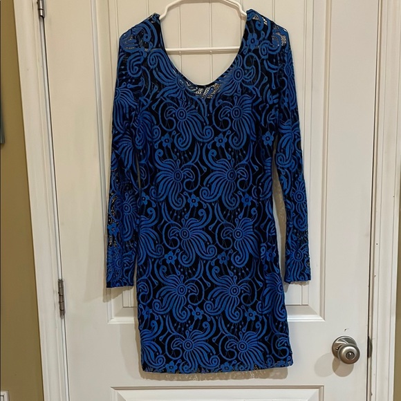 Charlotte Russe Dresses & Skirts - Charlotte Russe Black and Blue lace Dress Long Sleeve Scoop Neck Cocktail M